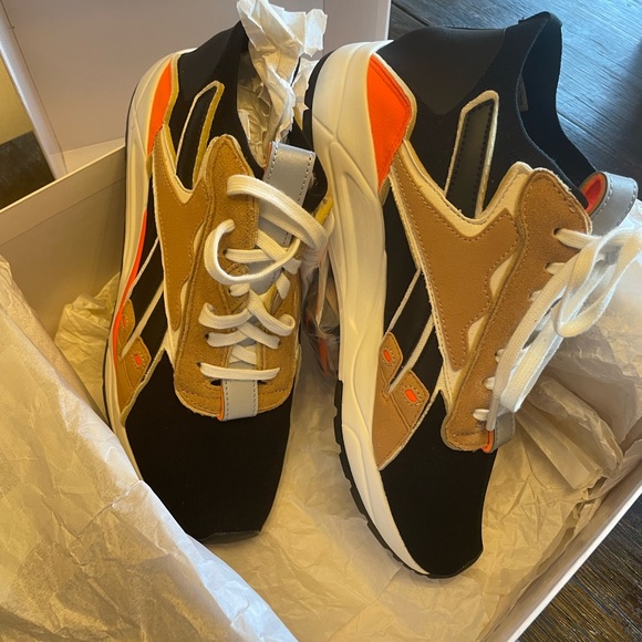 REEBOK X VICTORIA BECKHAM
Bolton Sock stretch-knit, leather and suede sneakers - Picture 4 of 7